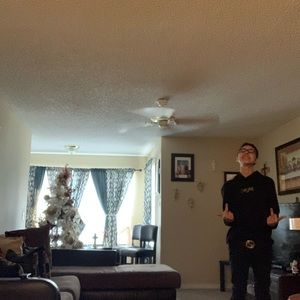 Meet your Posher, Elliott